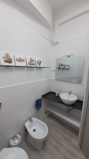 Casa Vacanza Fronte Mare Fano Sassonia 2 Exteriör bild