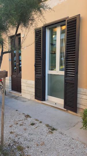 Casa Vacanza Fronte Mare Fano Sassonia 2 Exteriör bild